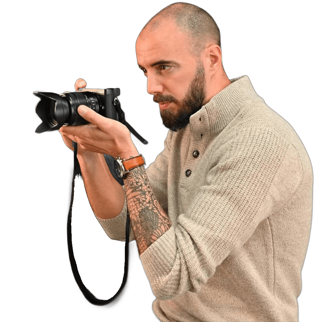 Portrait du vidéaste avec sa caméra